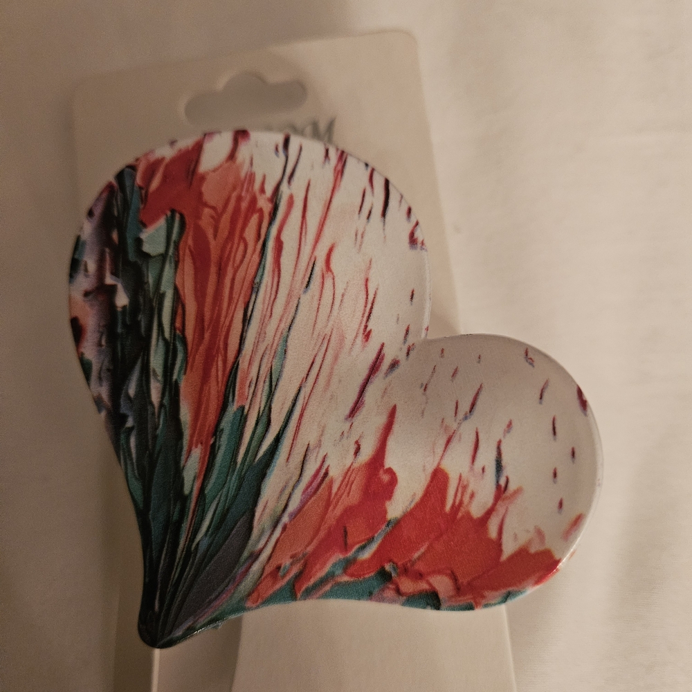 Vibrant Heart Hair Claw Clip ❤️💚💗💖 - Picture 4 of 4